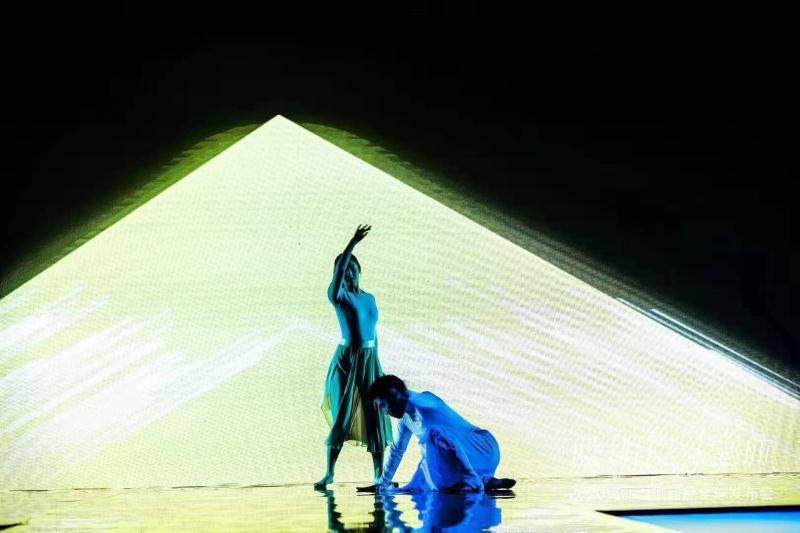 克麗緹娜全球新品發布會