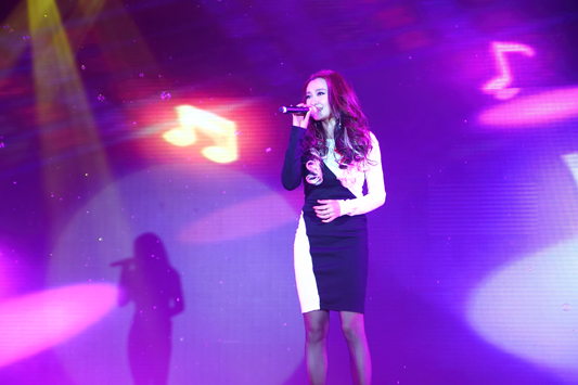 紅動(dòng)中華 善行天下&mdash;&mdash;&mdash;&mdash;2012年世界艾滋病日主題慈善晚會(huì)