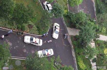 公關公司：濟南發改委一官員墜樓身亡 記者采訪被圍毆(圖)